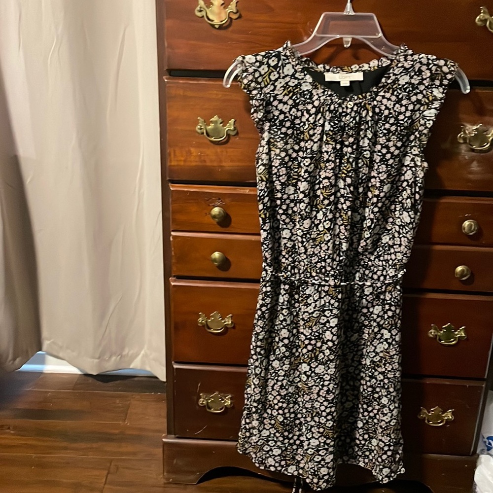 LOFT XS Black Floral Print Sleeveless Flowy Mini Dress with Gold Tone Buttons